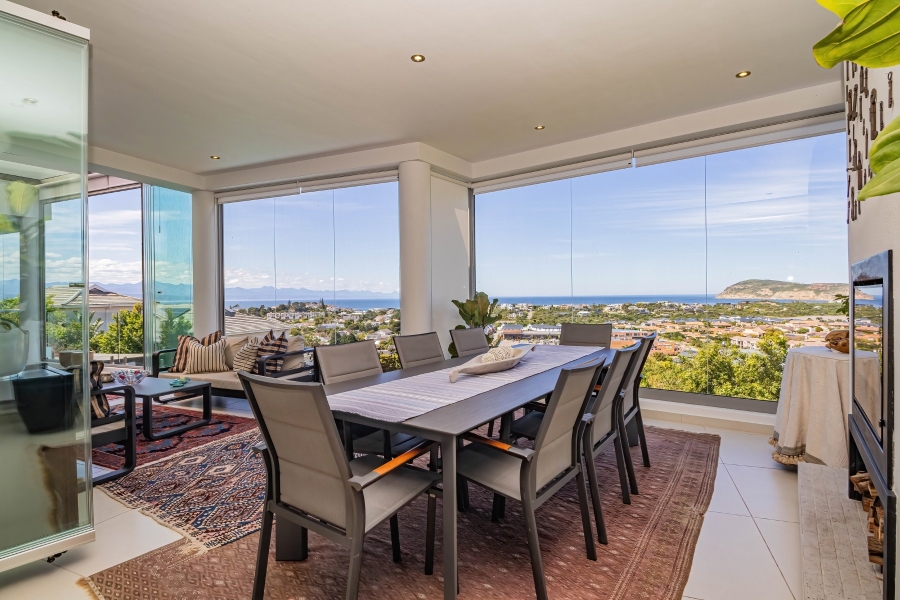 4 Bedroom Property for Sale in Whale Rock Western Cape